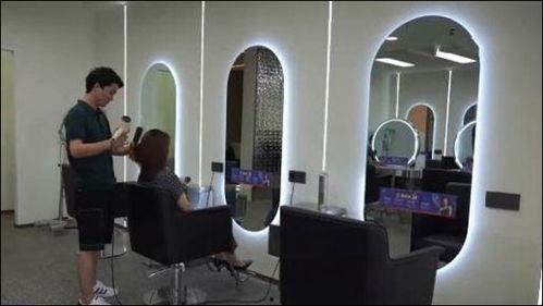 发廊在线观看,线上揭秘美发界的魅力与挑战  第1张